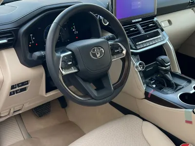 2025 تويوتا لاند كروزر جي اكس ار