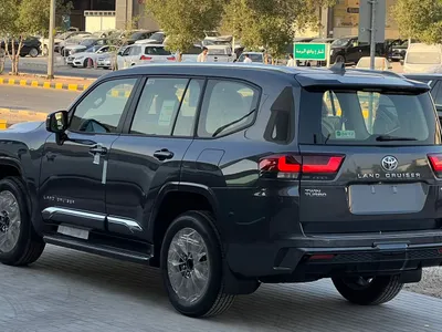 2025 تويوتا لاند كروزر جي اكس ار