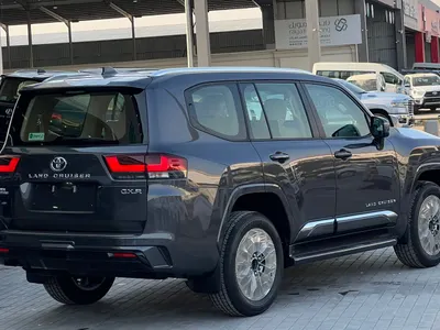 2025 تويوتا لاند كروزر جي اكس ار