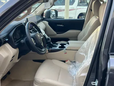 2025 تويوتا لاند كروزر جي اكس ار