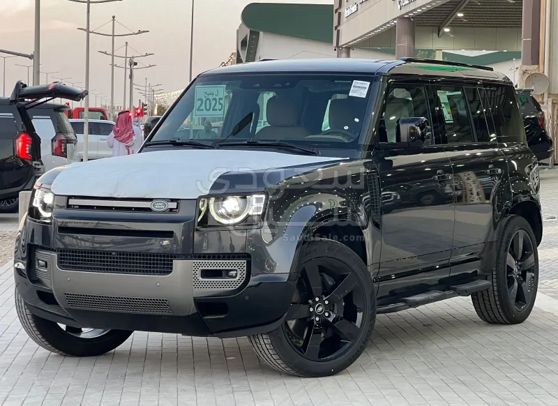 2025 لاند روفر ديفيندر اكس داينمك