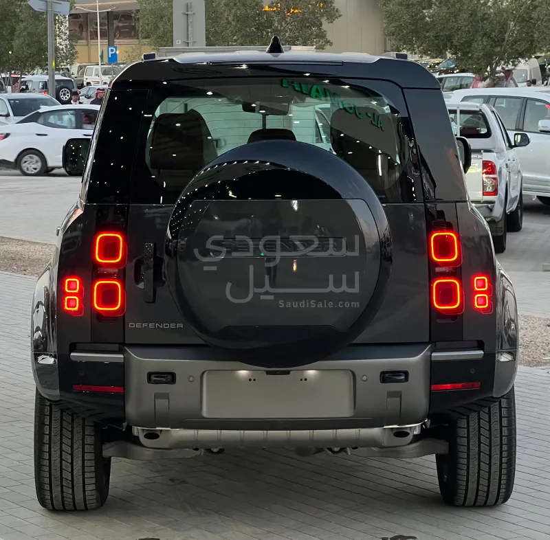 2025 لاند روفر ديفيندر اكس داينمك