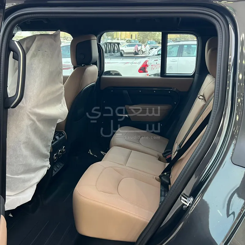 2025 لاند روفر ديفيندر اكس داينمك