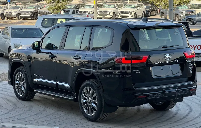 2026 تويوتا لاند كروزر جي اكس ار