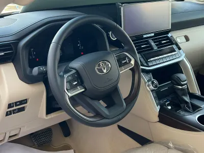 2026 تويوتا لاند كروزر جي اكس ار