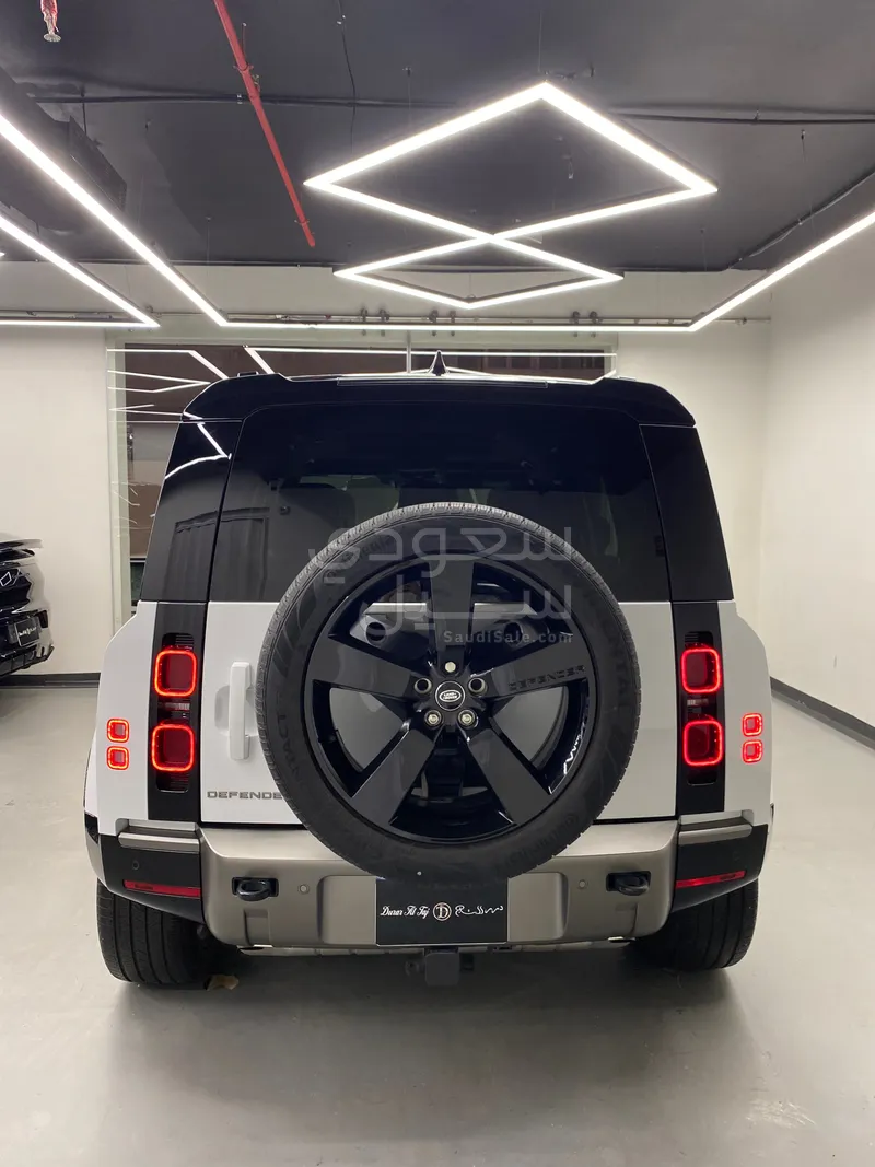 2024 Land Rover Defender 110