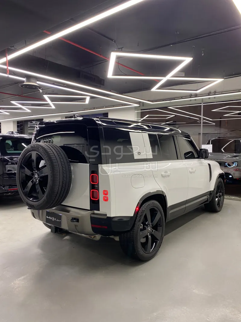 2024 Land Rover Defender 110