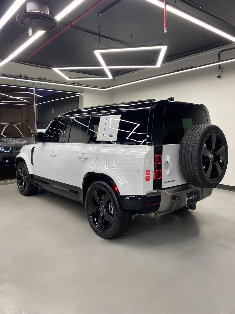 2024 Land Rover Defender 110