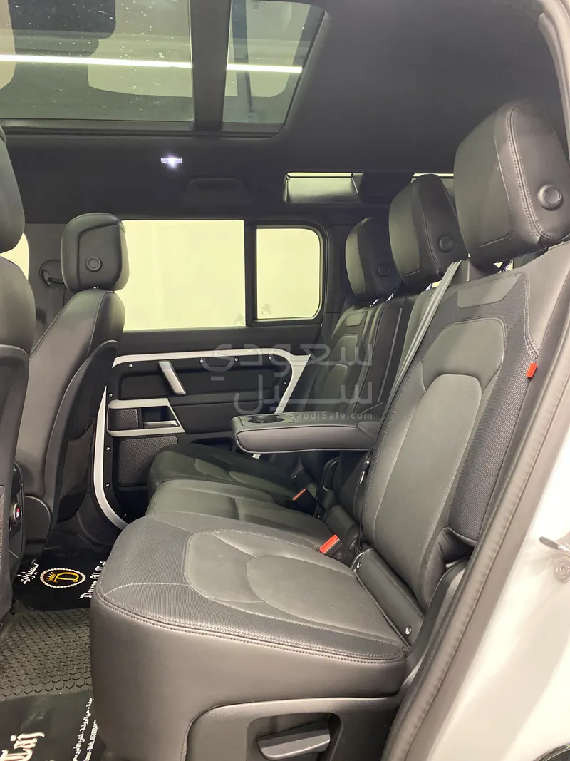 2024 Land Rover Defender 110