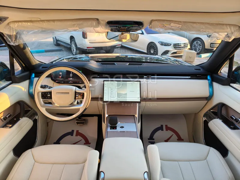 2025 Land Rover Range Rover HSE