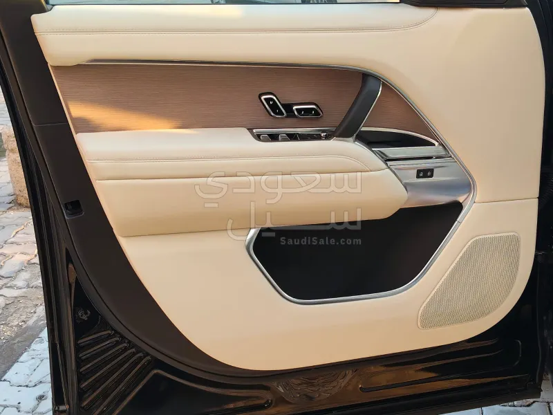 2025 Land Rover Range Rover HSE