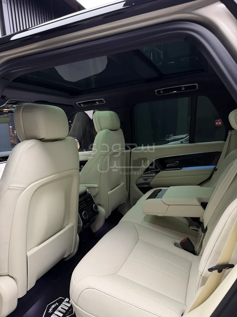 2024 لاند روفر رينج روفر فوج