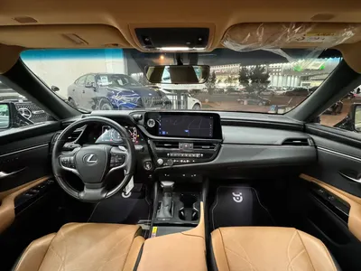 2023 لكزس إي إس 350