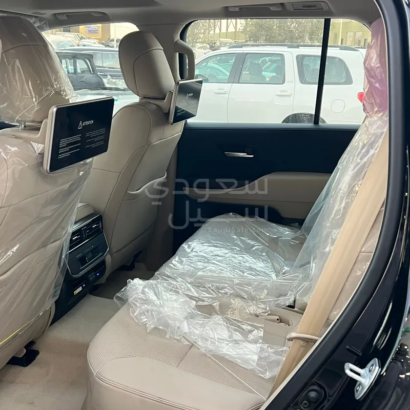 2025 تويوتا لاند كروزر جي اكس ار