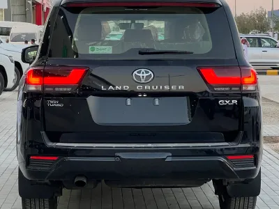 2025 تويوتا لاند كروزر جي اكس ار