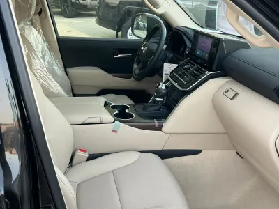 2025 تويوتا لاند كروزر جي اكس ار