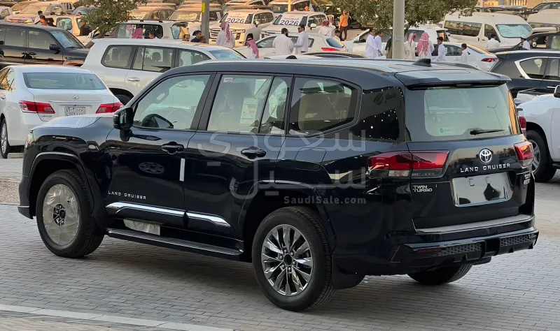 2025 تويوتا لاند كروزر جي اكس ار