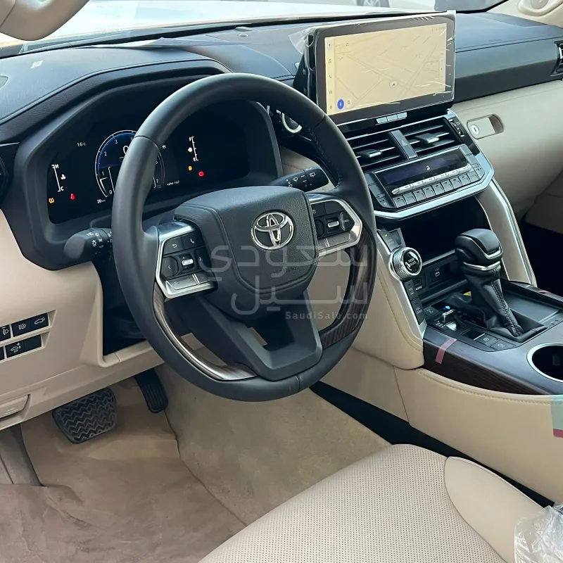 2025 تويوتا لاند كروزر جي اكس ار