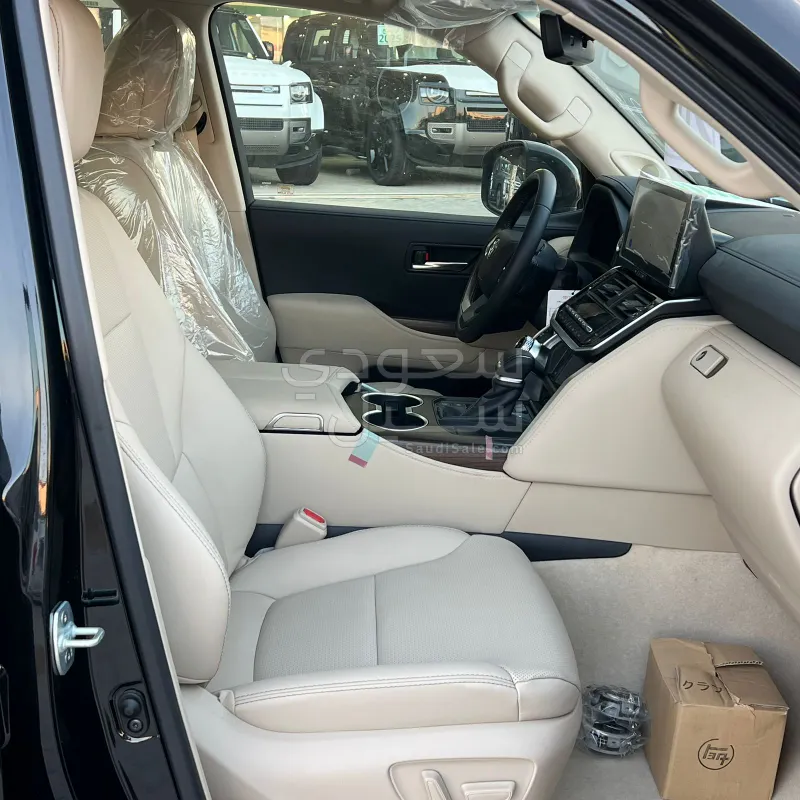 2025 تويوتا لاند كروزر جي اكس ار