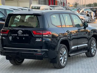 2025 تويوتا لاند كروزر جي اكس ار