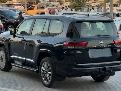 2025 تويوتا لاند كروزر جي اكس ار