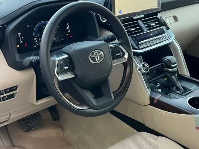 2025 تويوتا لاند كروزر جي اكس ار