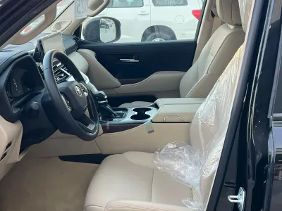 2025 تويوتا لاند كروزر جي اكس ار