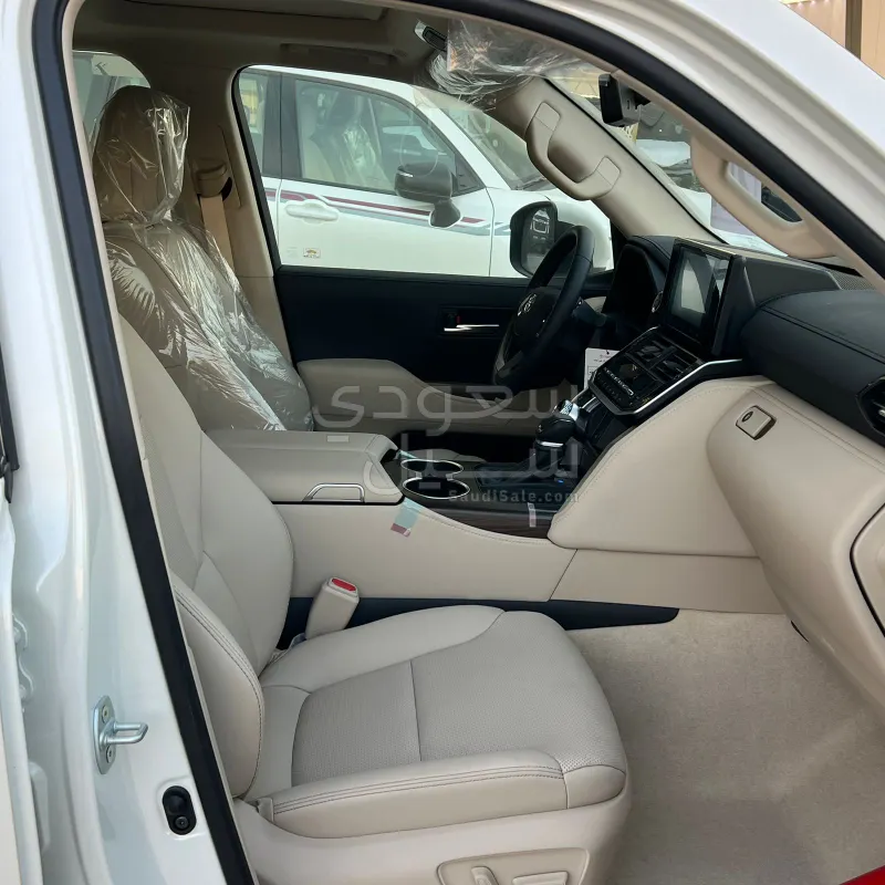 2025 تويوتا لاند كروزر جي اكس ار4