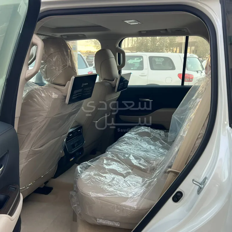 2025 تويوتا لاند كروزر جي اكس ار4