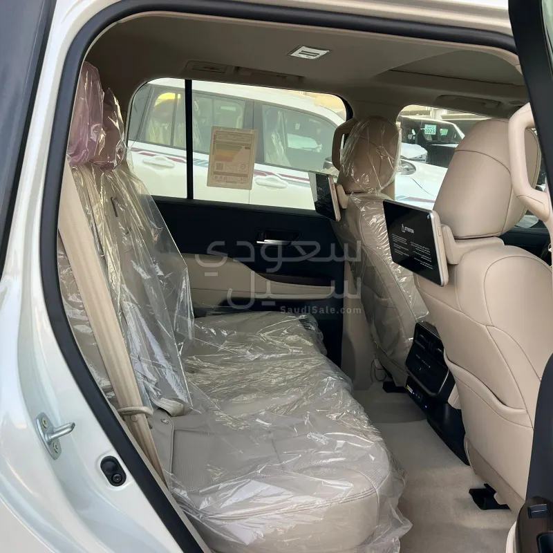 2025 تويوتا لاند كروزر جي اكس ار4