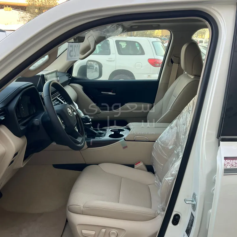 2025 تويوتا لاند كروزر جي اكس ار4