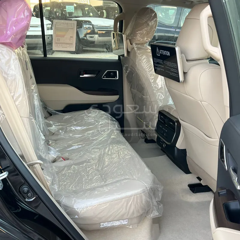 2025 تويوتا لاند كروزر جي اكس ار4