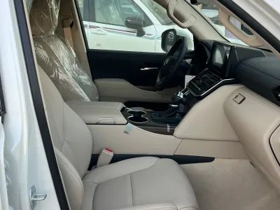 2025 تويوتا لاند كروزر جي اكس ار4