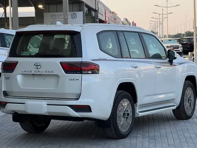 2025 تويوتا لاند كروزر جي اكس ار4