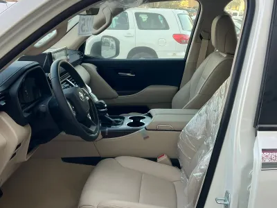 2025 تويوتا لاند كروزر جي اكس ار4