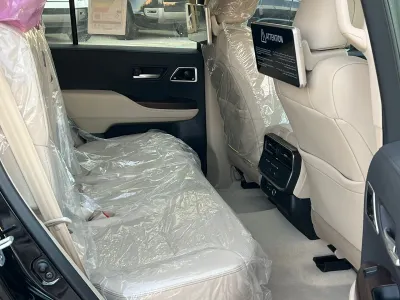 2025 تويوتا لاند كروزر جي اكس ار4