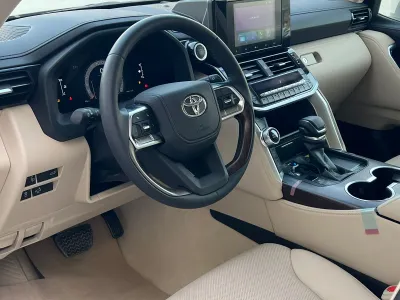 2025 تويوتا لاند كروزر جي اكس ار4