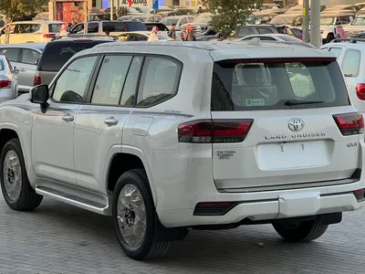 2025 تويوتا لاند كروزر جي اكس ار4