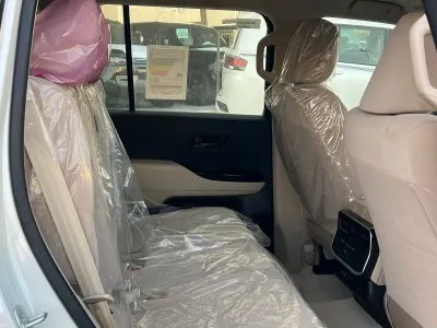 2025 تويوتا لاند كروزر جي اكس