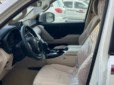 2025 تويوتا لاند كروزر جي اكس