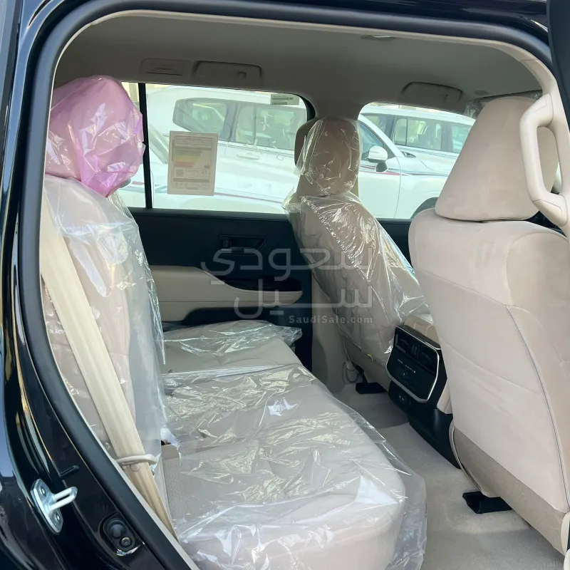 2025 تويوتا لاند كروزر جي اكس