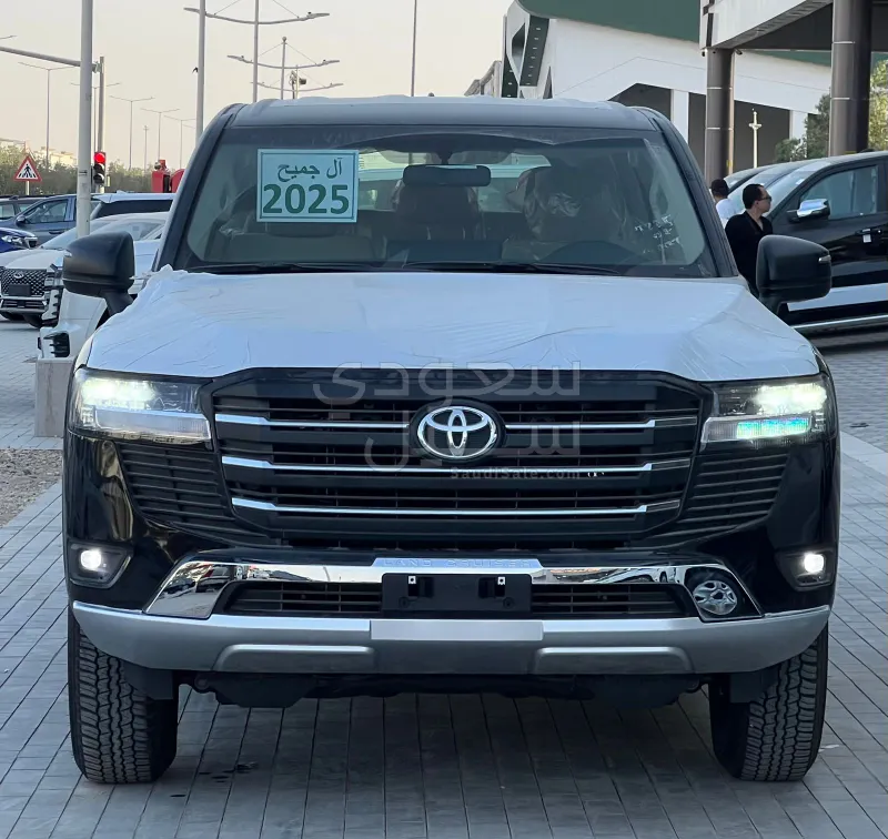 2025 تويوتا لاند كروزر جي اكس