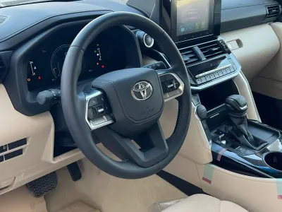 2025 تويوتا لاند كروزر جي اكس