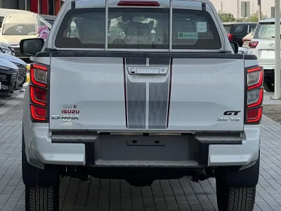 2026 ايسوزو بيكب غمارتين