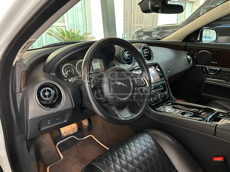 2019 جاكوار اكس جي ال بورتفوليو