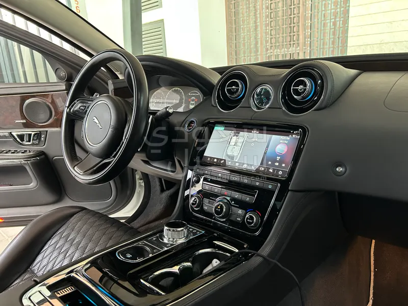 2019 جاكوار اكس جي ال بورتفوليو