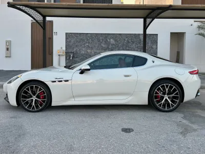 2024 مازيراتي جرانتوريزمو اس