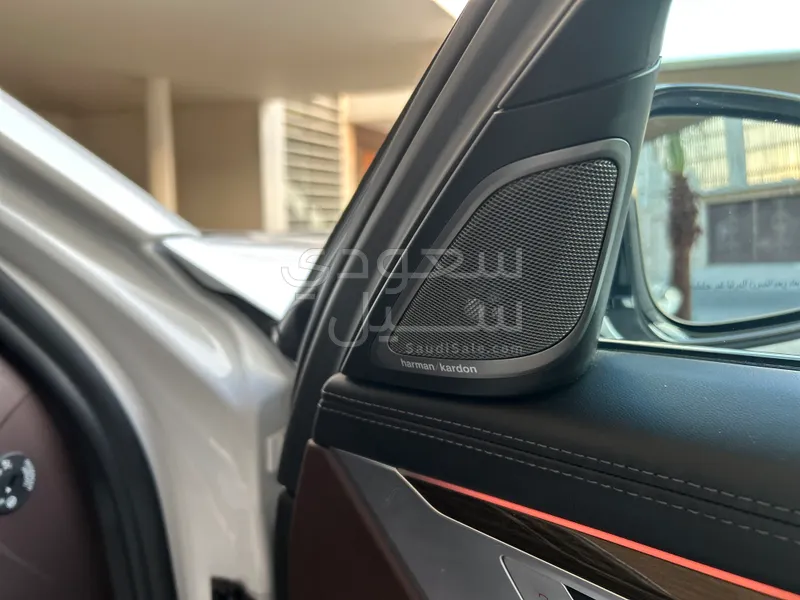 2022 بي ام دبليو الفئة السابعة 730 إل أي