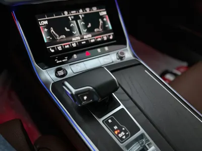 2023 اودي اي 7 55 تي اف اس اي