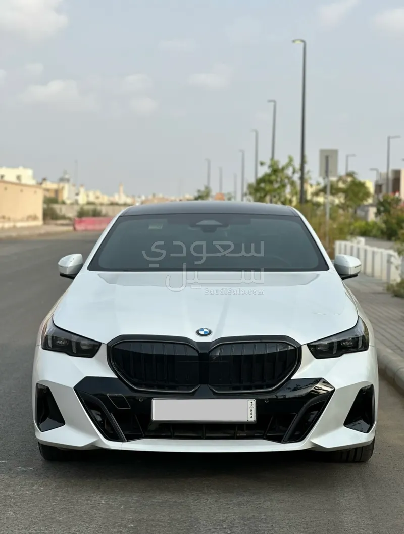 2024 بي ام دبليو الفئة الخامسة 520 أي